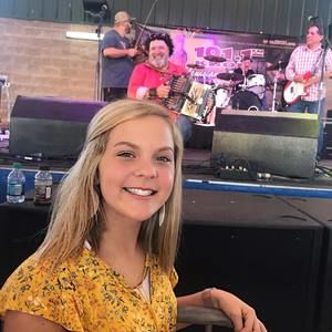 Meet your Posher, Ella